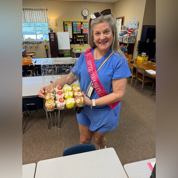 Meet your Posher, Stacy - Picture 8 of 9